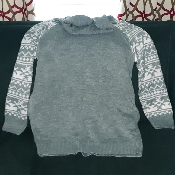 Amazing Christmas Sweater w Pockets, Glitter & Pom! 🎅 - Picture 4 of 5